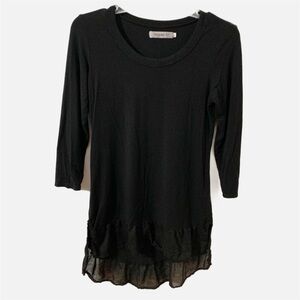 cailey 22 Hi-Lo Ruffled Hem Three Quarter Sleeve Rounded Neck Tunic Length Top